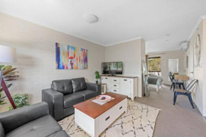 Hidden away in New Farm ~ 1 Bed/1 Bath/1 Car